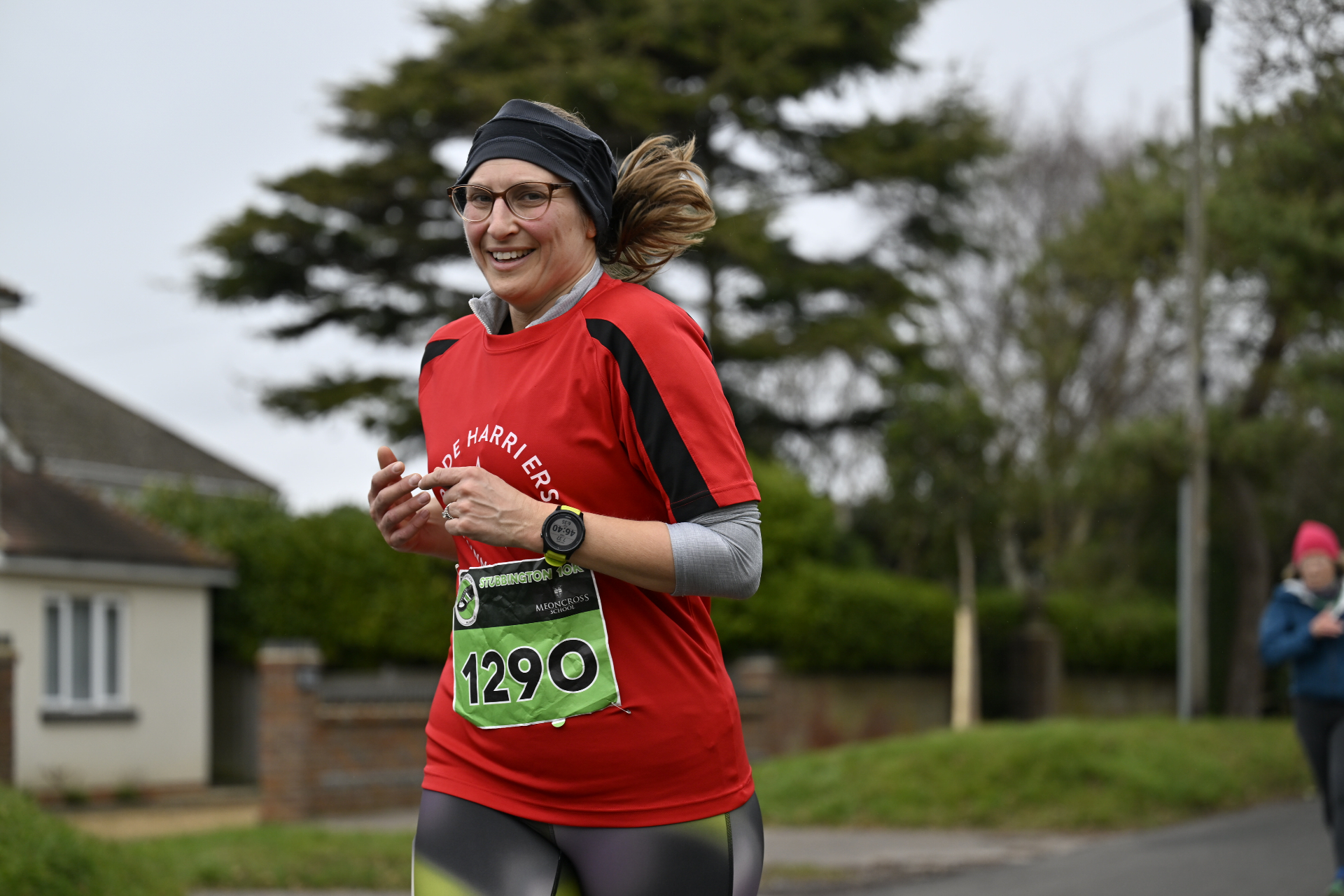 Reniera running in her Ryde Harriers vest at the Stubbington 10k